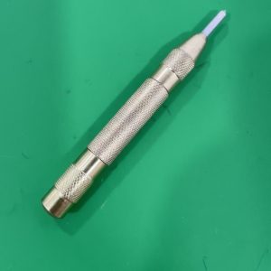 Bút phá kính lưng