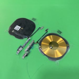 Cáp âm lượng Iphone XS + Sạc không dây